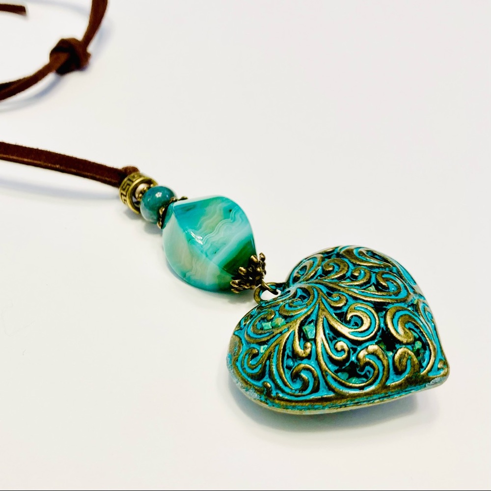 Teal Turquoise Patina Filigree Brass Heart Necklace w/ Onyx & Chrysocolla Stone - Picture 4 of 11